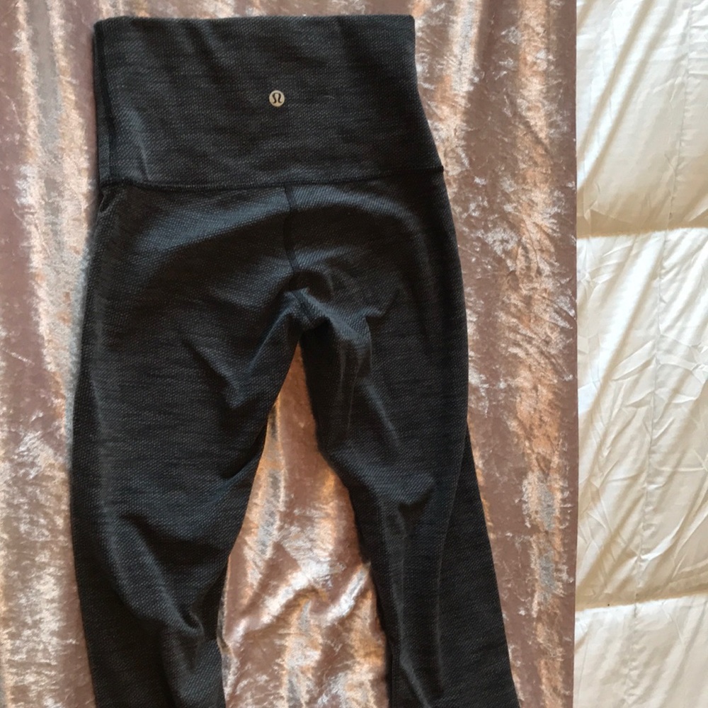 Lululemon cropped workout pants